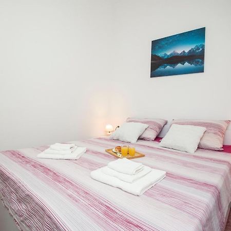 Studio apartman Amalie Pazin Bagian luar foto