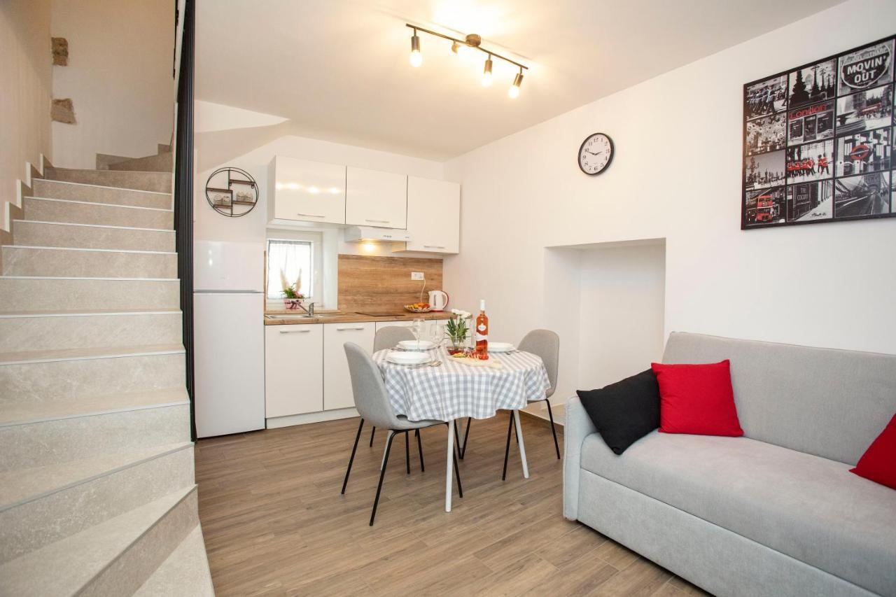 Studio apartman Amalie Pazin Bagian luar foto