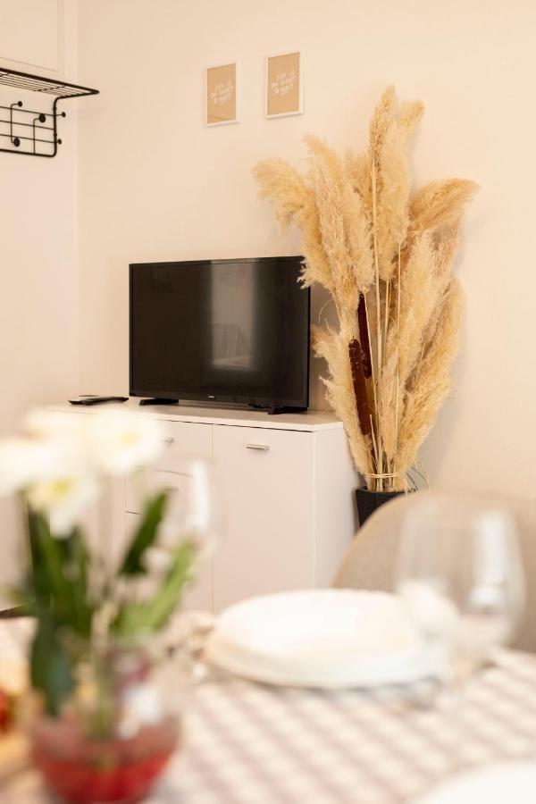 Studio apartman Amalie Pazin Bagian luar foto